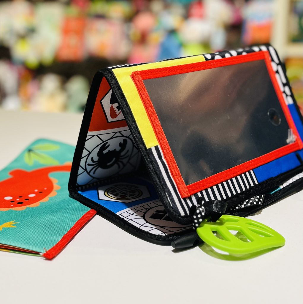 Libro Blando Sensorial con Espejo Montessori